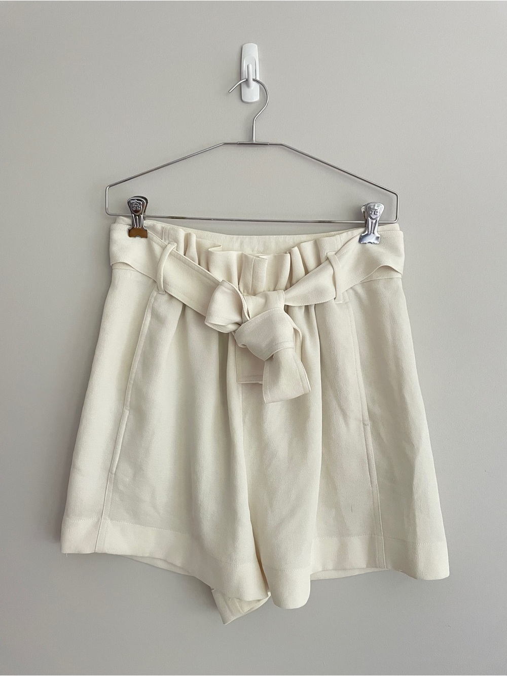 Aritzia | Wilfred high-rise paper bag shorts, US 10
